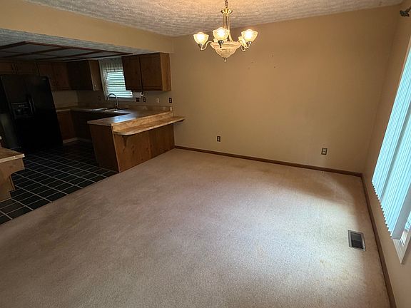 5th image of 1100 Standish Dr