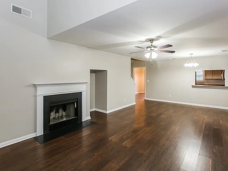 7124 Fox Point Dr — Photo 6