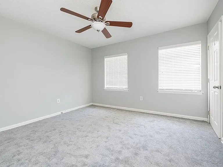 Carolina Breeze Apartments — Photo 27
