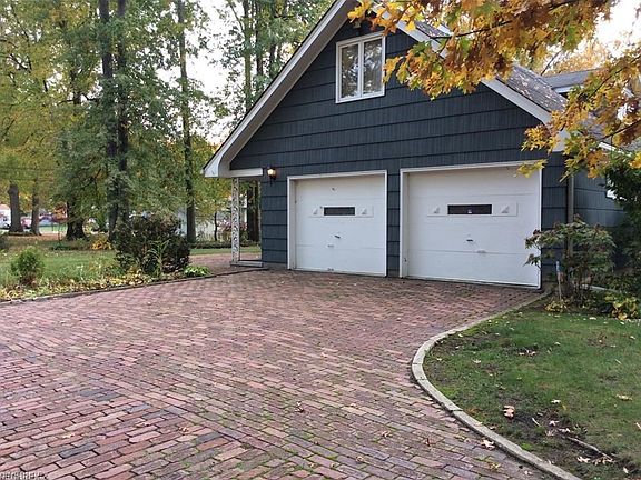 3rd image of 930 Southwood Dr