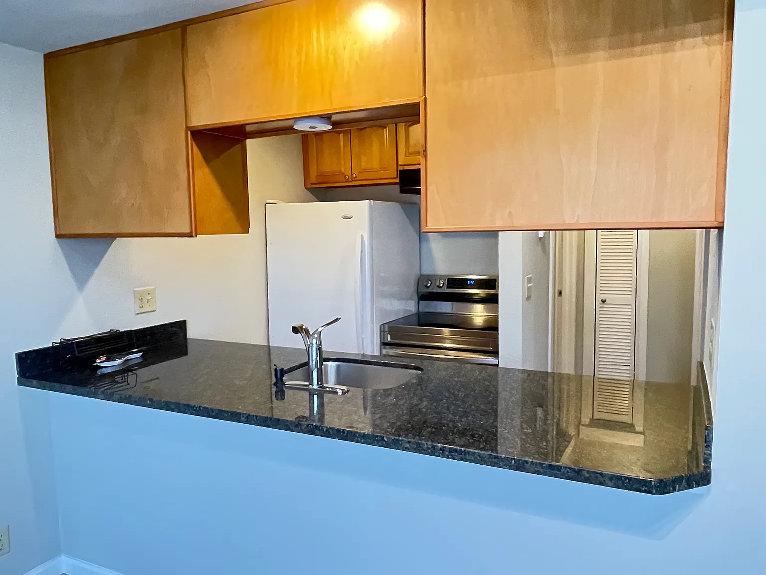 1 bed, 750 sqft, $1,950 — Photo 3