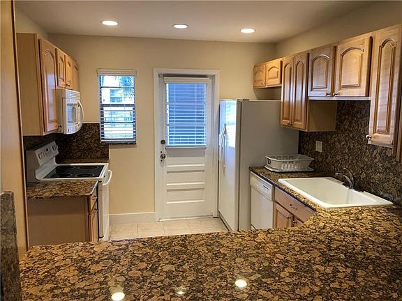 3rd image of 8121 SW 24th Ct APT 203