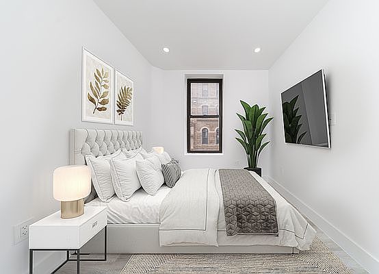 4th image of 152 Thompson St #1EE