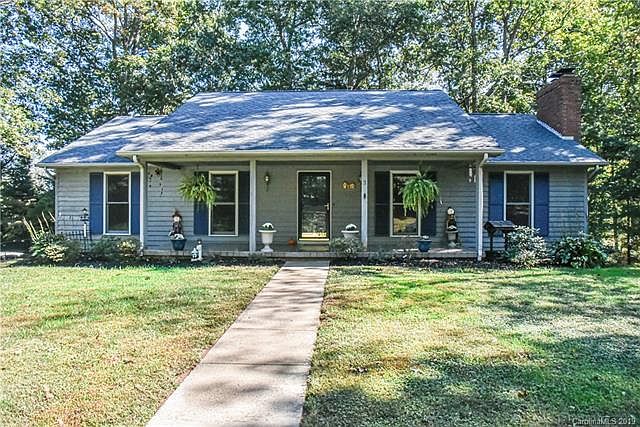 1st image of 13 S Oaks Cir