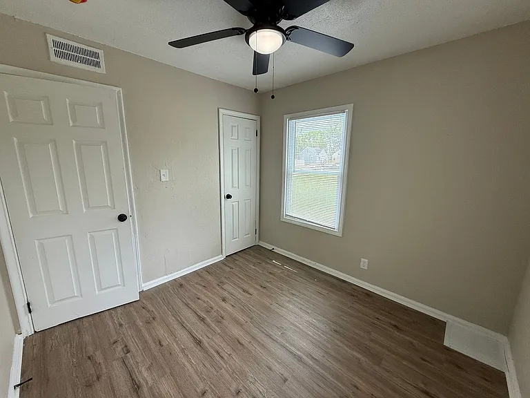 20531 Moenart St — Photo 8