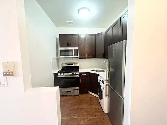 Rented by EastMount Realty LLC | media 1
