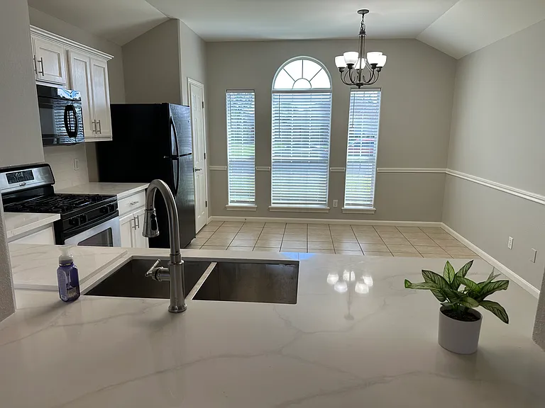 115 Riata — Photo 4