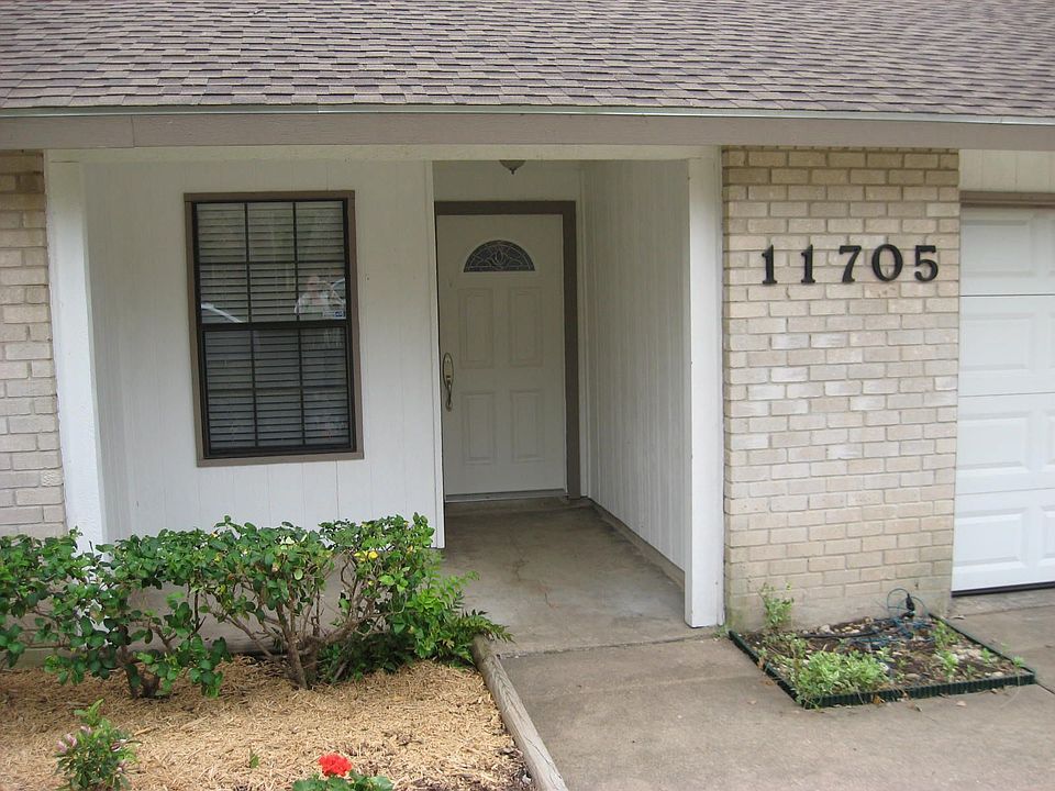 1st image of 11705 Spotted Horse Dr