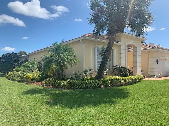2nd image of 341 SW Lake Forest Way
