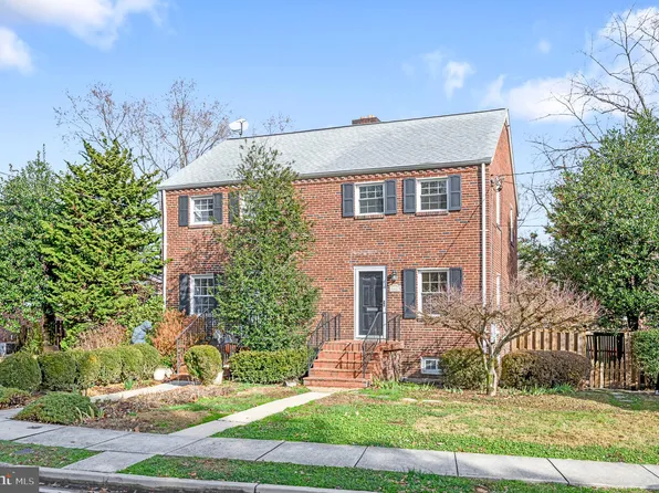 2601 N Winchester St, Arlington, VA 22213