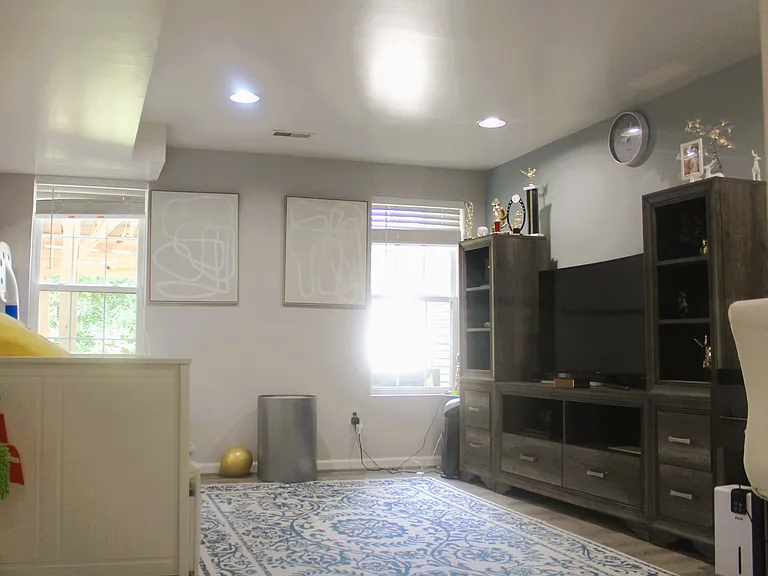 815 Martingale Rd — Photo 22