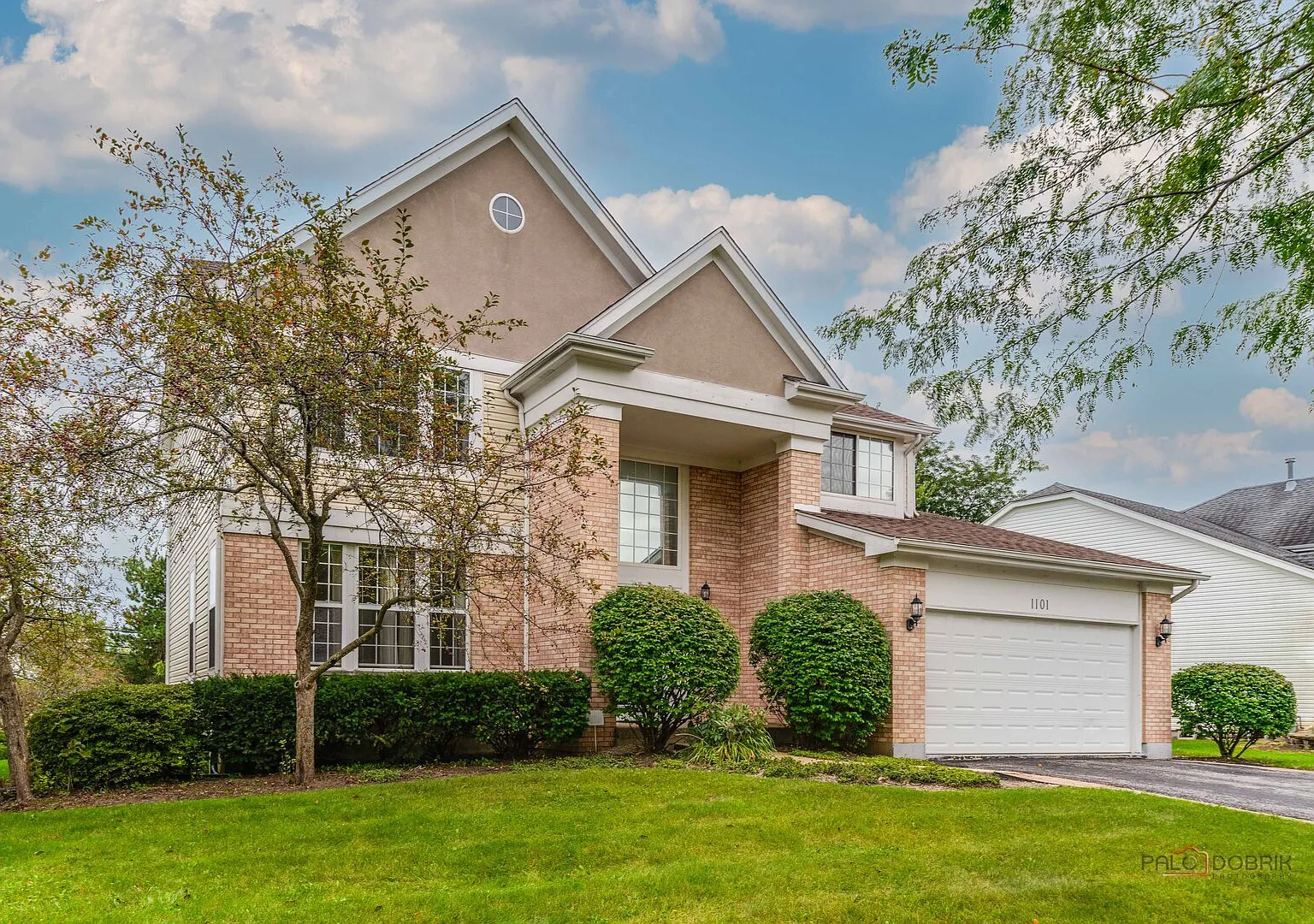 4 bed, 3.5 bath, 2395 sqft, $3,600 — Photo 2