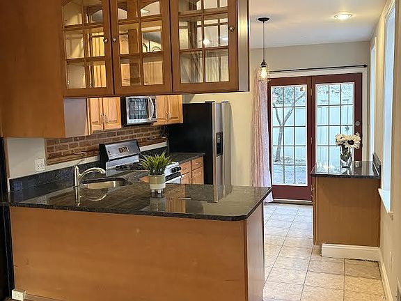 5th image of 507 S Patterson Park Ave