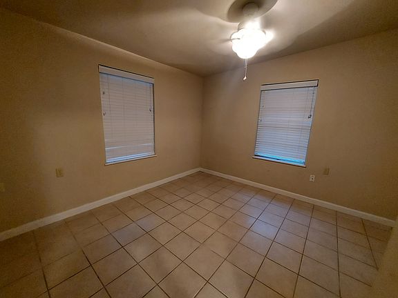 5th image of 107 Fanin St
