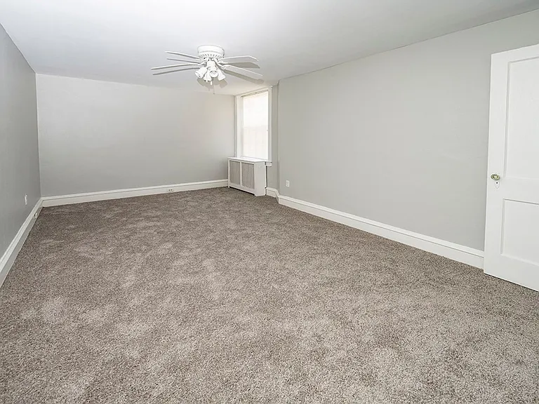 Upsal Gardens Apartments- Beautiful historical building with breathtaking charm! — Photo 45