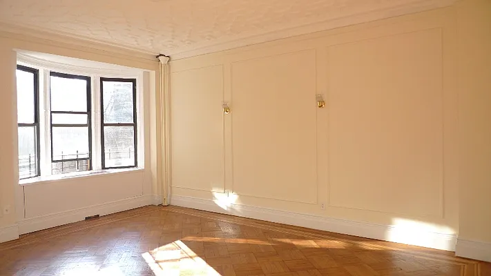 Rented by Platinum Brokerage Group, LLC | media 5