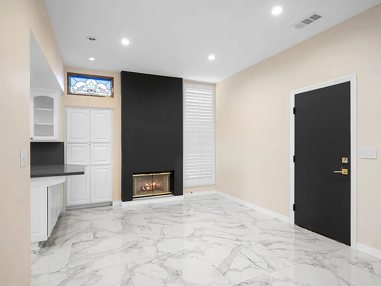 13945 Breger Ave — Photo 11