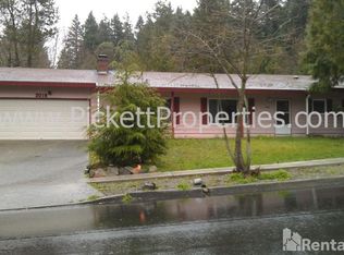3018 Rozewood Dr, Bremerton, WA 98310