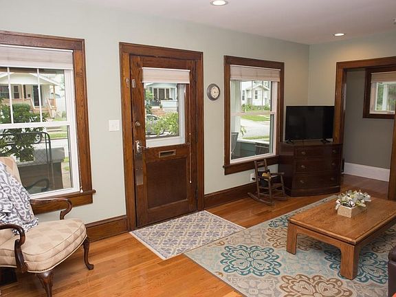 4th image of 282 N Pardee St