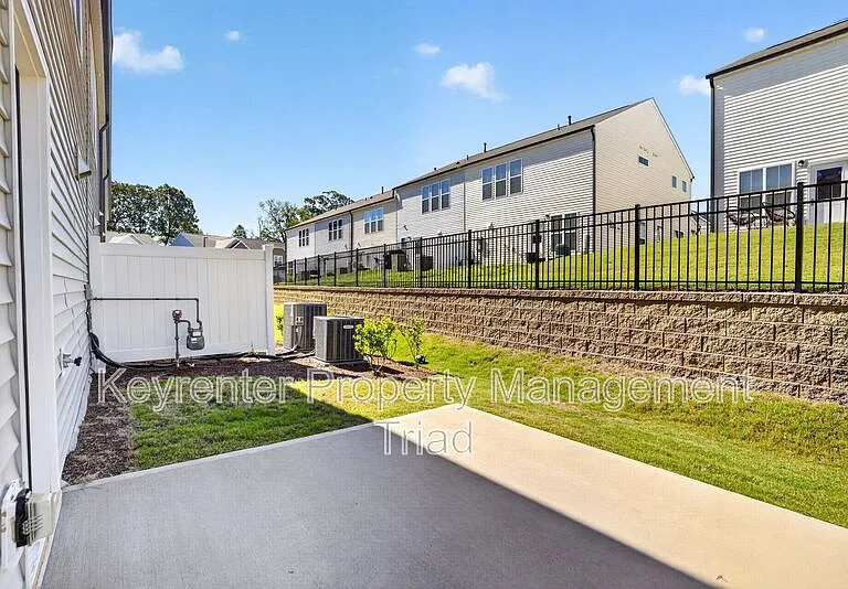 4009 Beckton Trl — Photo 16