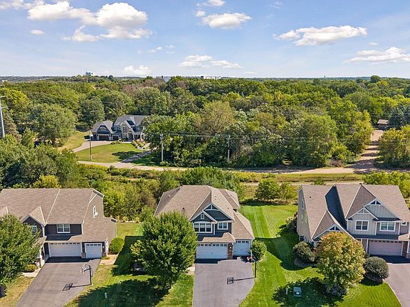 4th image of 3604 Sawgrass Trl S