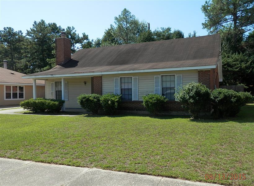 2nd image of 829 Balfour Rd