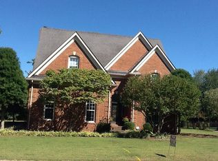 816 Chippendale Dr, Bowling Green, KY 42103