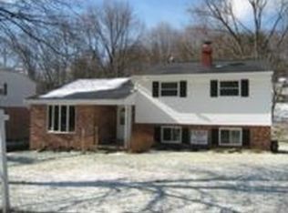 2929 Greenfield Rd, Glenshaw, PA 15116
