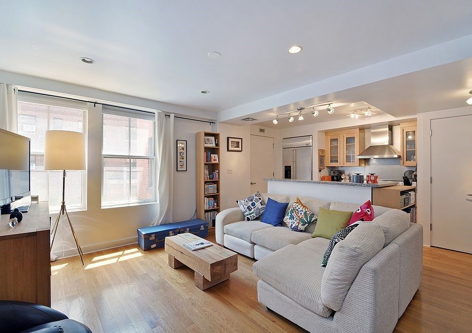 1st image of 401 Hicks St #B-3g