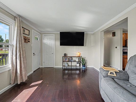 4th image of 408 S 10th Ave