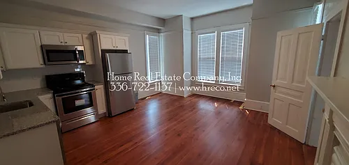 412 W 1st St #A Photo 1