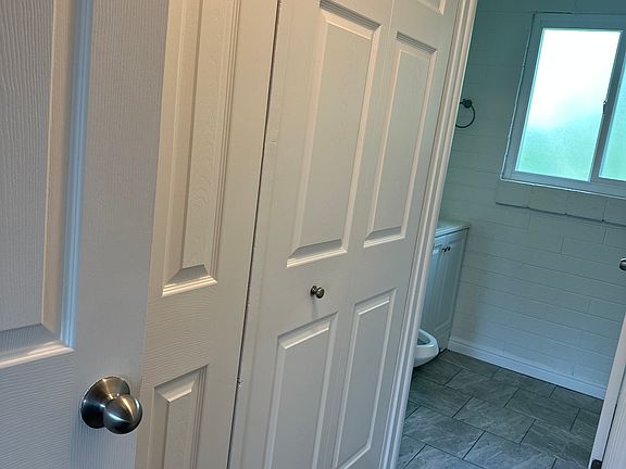 5th image of 428 E 5th Ave #8