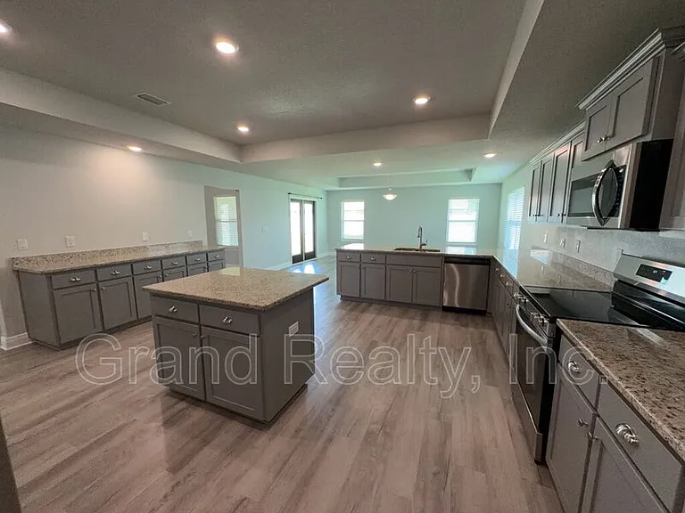 6264 Pineapple Dr — Photo 9