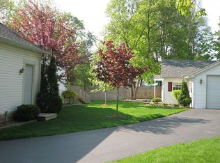 267 Stalwart Dr, Troy, MI 48098