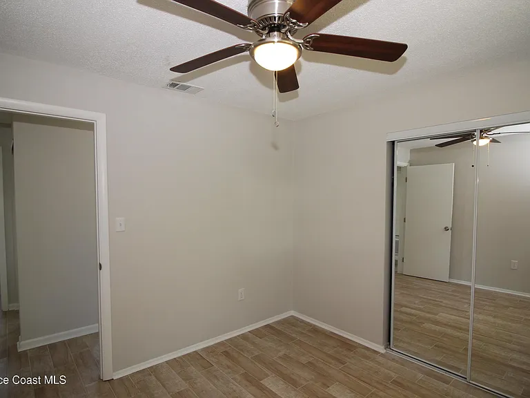 75 Rivercliff Ln — Photo 15