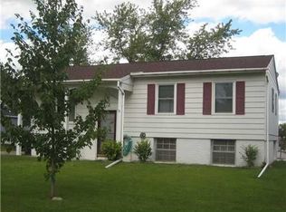 3138 Carriage Dr SW, Cedar Rapids, IA 52404