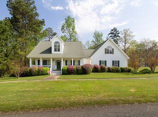 364 Twin Lakes Dr, Gray, GA 31032