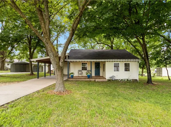 213 N West Ave, Lincoln, AR 72744