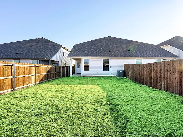 4110 Tobin Dr — Photo 16
