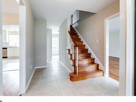 3rd image of 2624 Point Breeze Dr