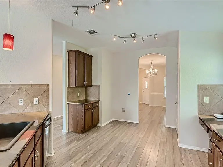 315 Waterlily Way — Photo 4