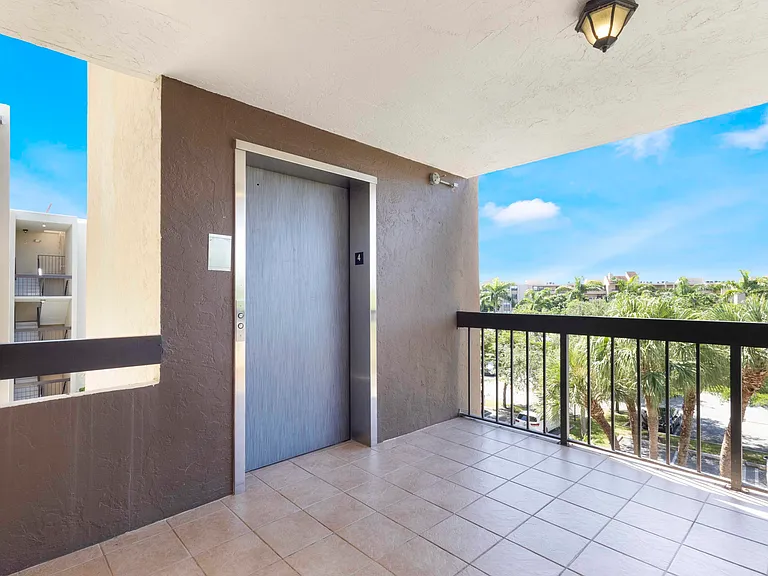 955 Egret Cir #402 — Photo 37