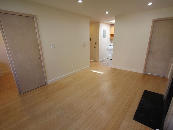 2nd image of 135 W 15th St APT 3R