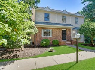 52 Springfield Ave APT D, Summit, NJ 07901