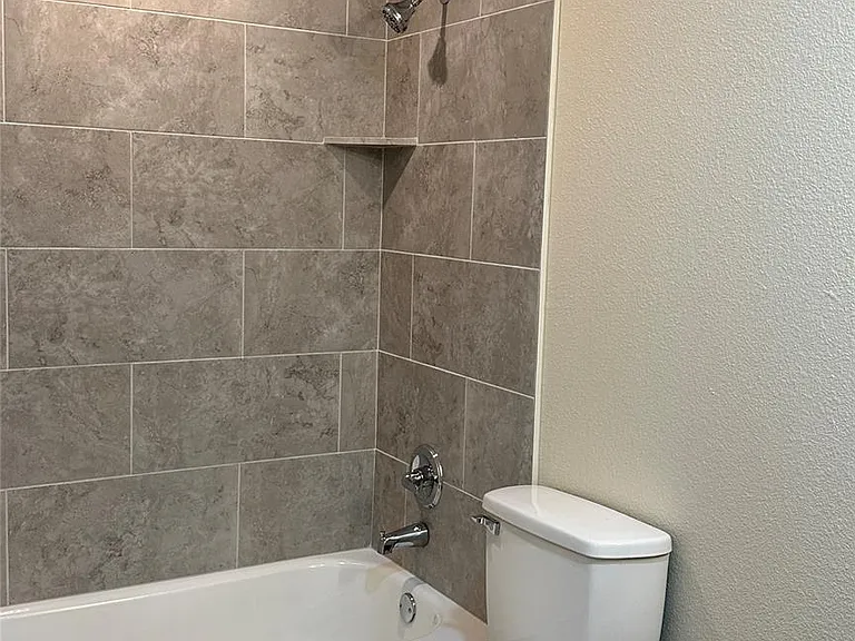1231 N Lbj Dr #9 — Photo 10