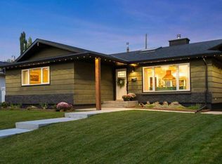10832 W Mapleford Rd SE, Calgary, AB T2J 1X8