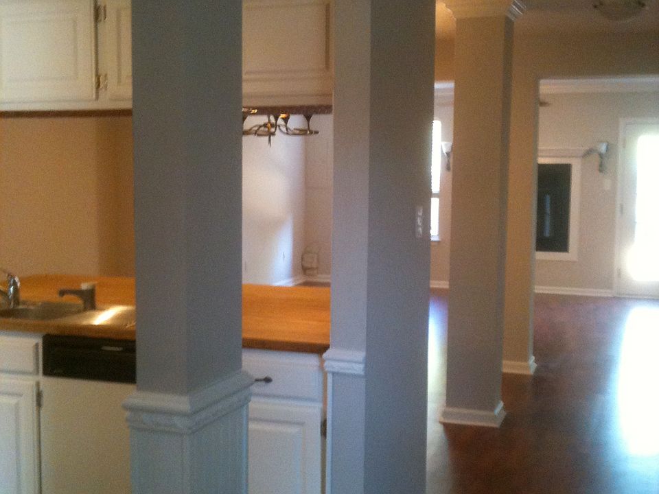 open floor plan/great detail