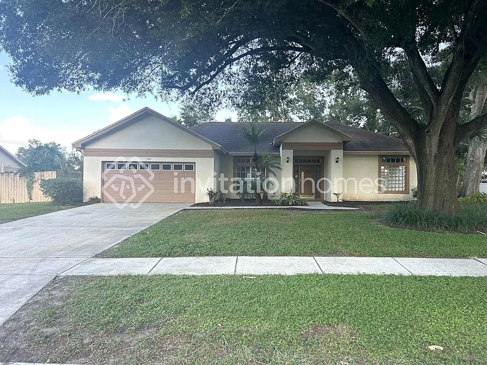 3942 Appletree Dr