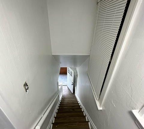 4th image of 310 W 35th St APT 2