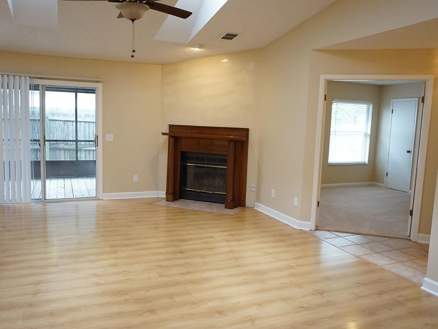 3 bed, 2.0 bath, 1560 sqft, $2,150 — Photo 3